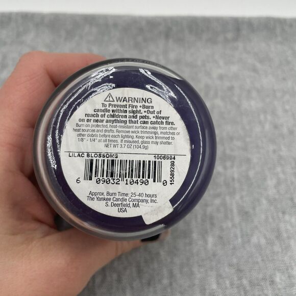 Yankee Candle Lilac Blossom Small Jar Candle 3.7 oz Retired Label New - Picture 4 of 4